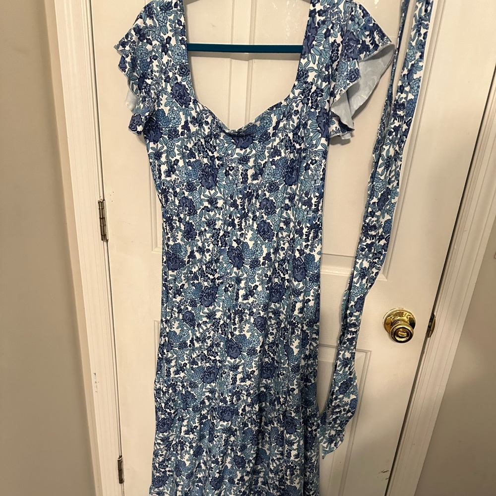 Smith & Quinn Isabella Porcelain Petals Bridesmaid Dress - Picture 3 of 13